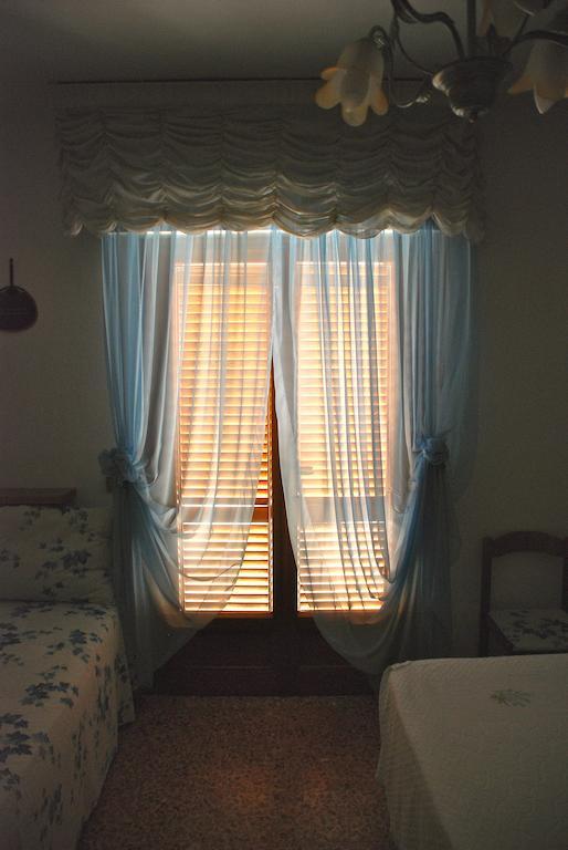 Bed And Breakfast Il Girasole Lamporecchio Ruang foto