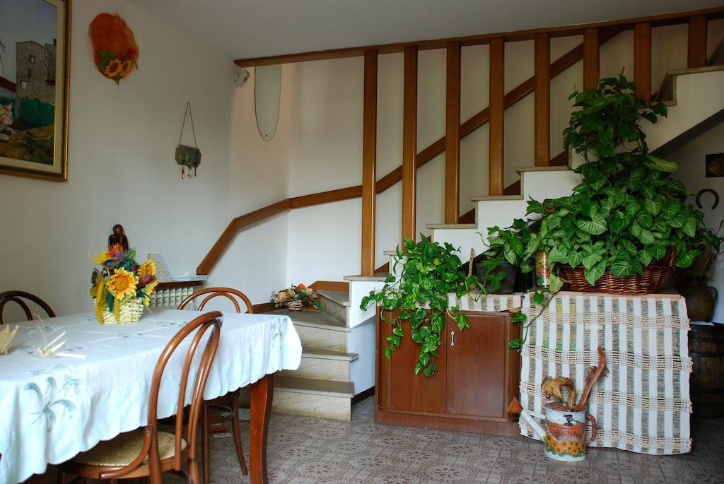 Bed And Breakfast Il Girasole Lamporecchio Bagian luar foto