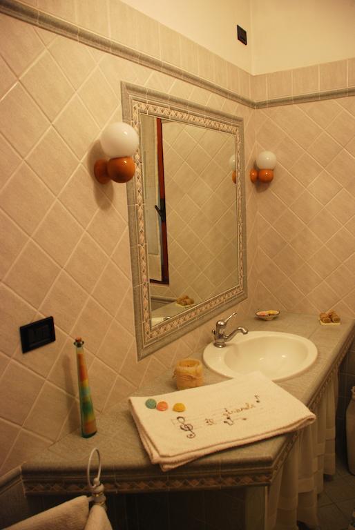 Bed And Breakfast Il Girasole Lamporecchio Ruang foto